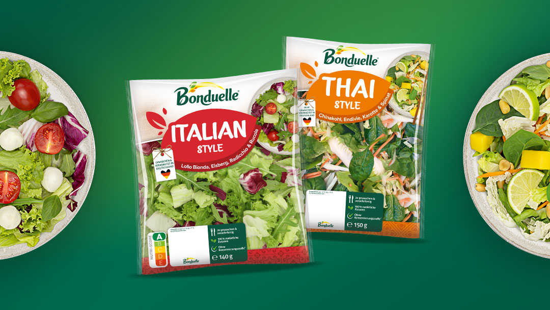 Zwei Flaschen ORO di Parma Tomatenpassata in neuer Glasverpackung – italienischer Genuss mit nachhaltigem Design.