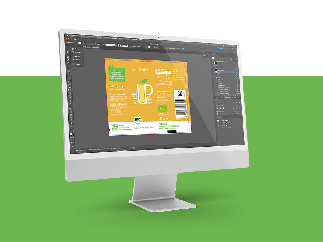 Etikettendesign des Bio-Apfel-Ingwer-Safts „Kick up" von Your Daily Needs in Adobe Illustrator auf einem iMac